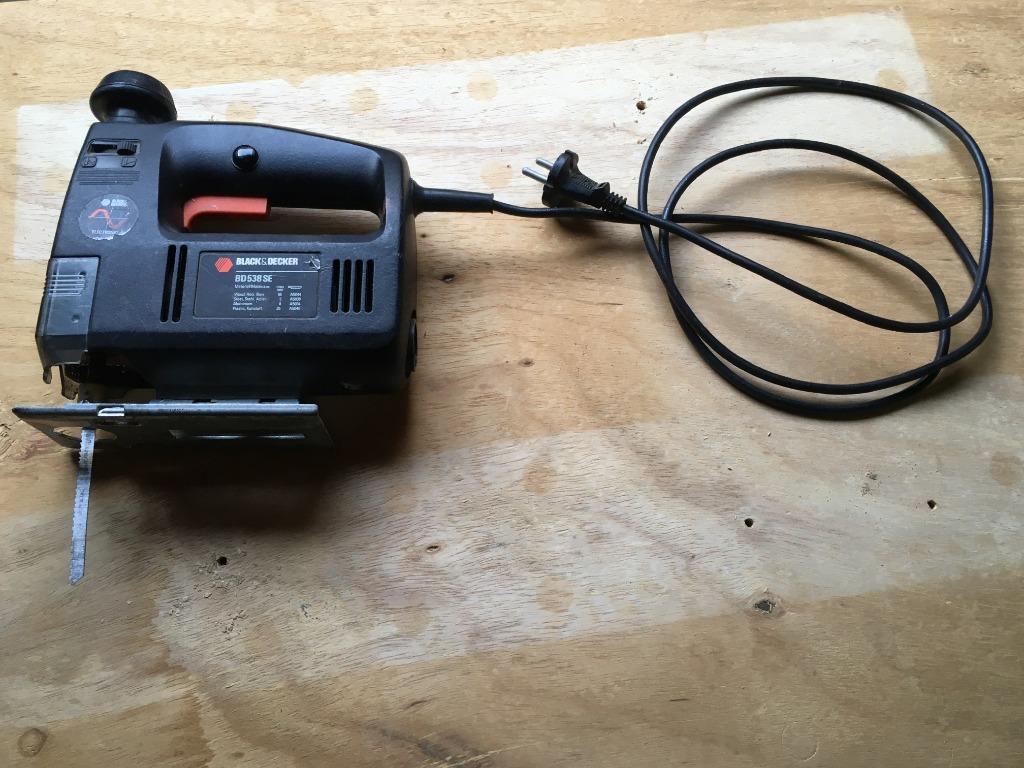 Decoupeerzaag, Doe-het-zelf en Bouw, Gereedschap | Zaagmachines, Ophalen, Gebruikt, Decoupeerzaag, Black&Decker