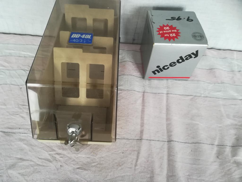 22 diskettes 1,44MB 3,5" nieuw + doos, Ophalen of Verzenden