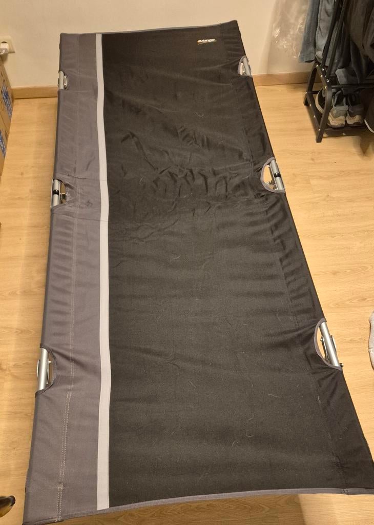 Kampeerbed, Caravans en Kamperen, Tentaccessoires, Ophalen, Zo goed als nieuw
