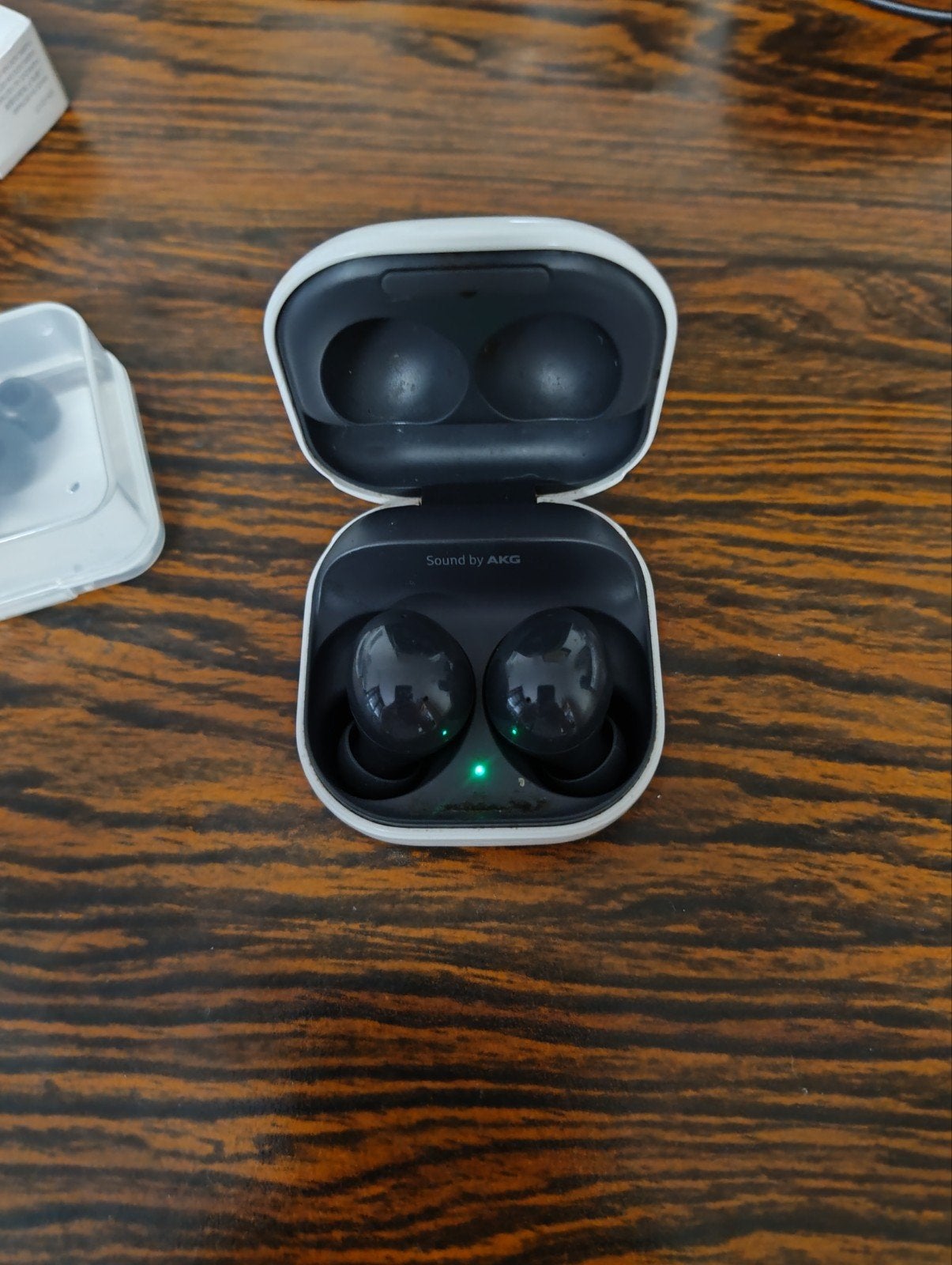 Galaxy buds 2, Ophalen