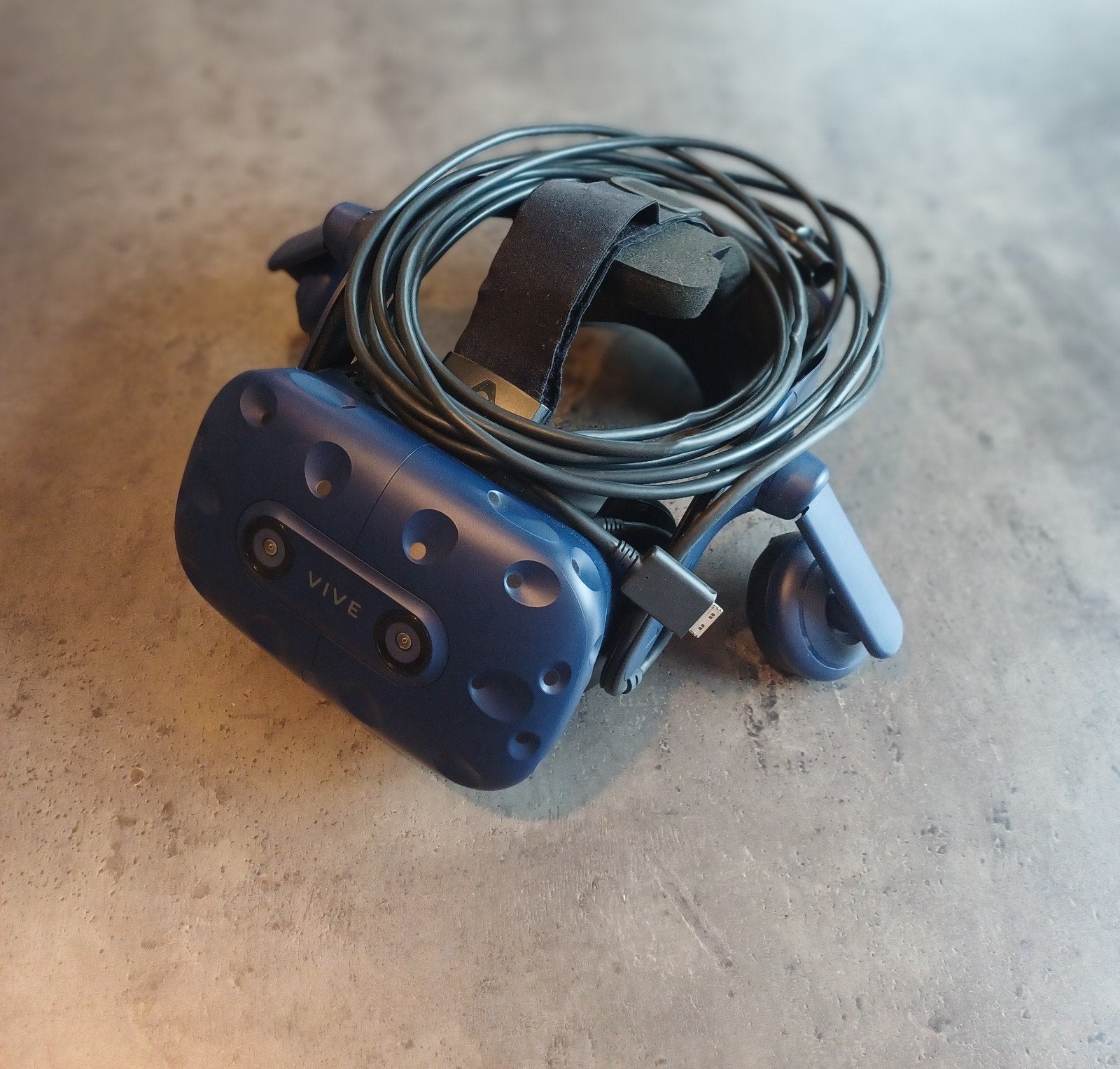 HTC Vive Pro full kit, plus extra's, Games en Spelcomputers, Ophalen, Gebruikt, VR-bril, Pc