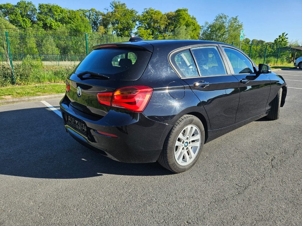 BMW 116D  EURO 6B ️ AIRCO  GPS, Auto's, Bluetooth, Zwart, Bedrijf, 5 deurs