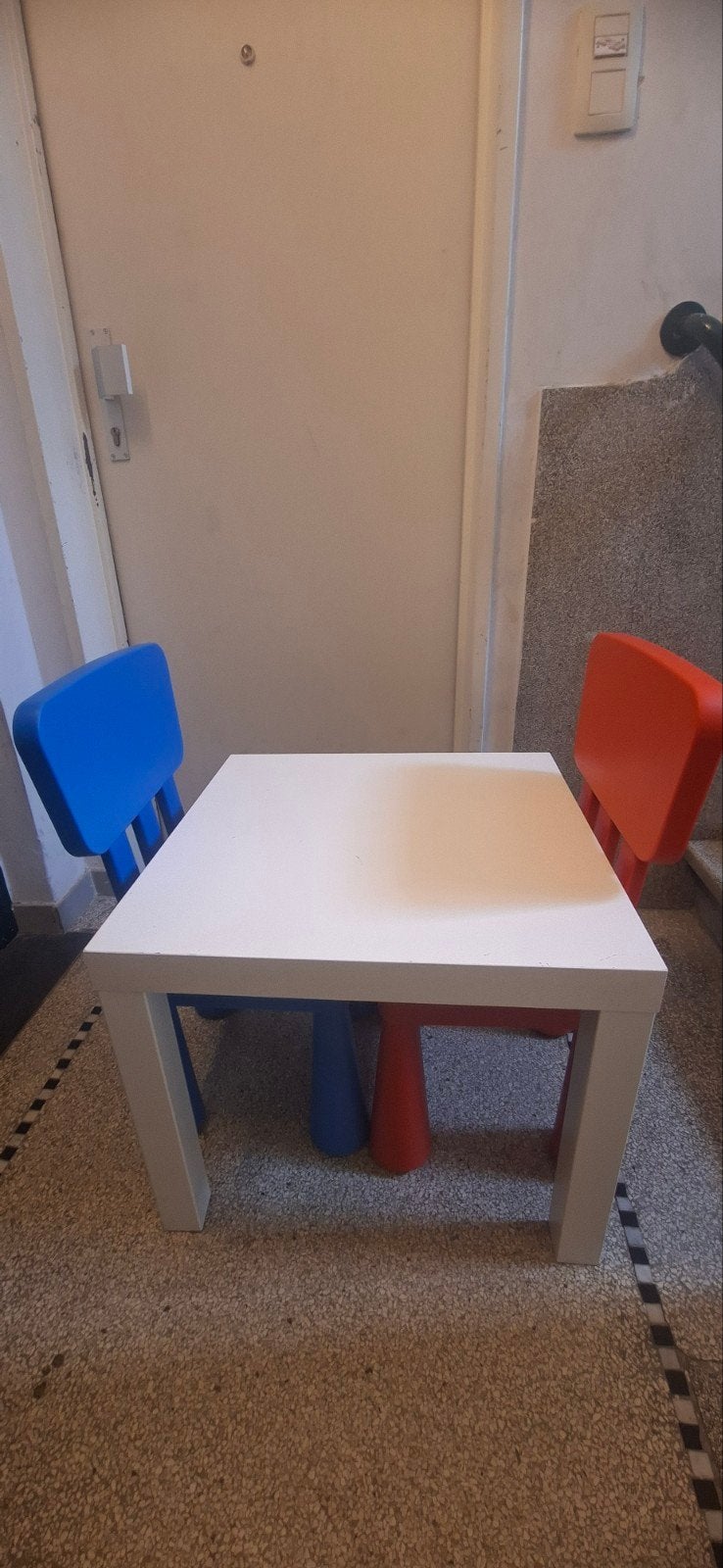 Kindertafel 2 stoeltjes, Kinderen en Baby's, Ophalen of Verzenden