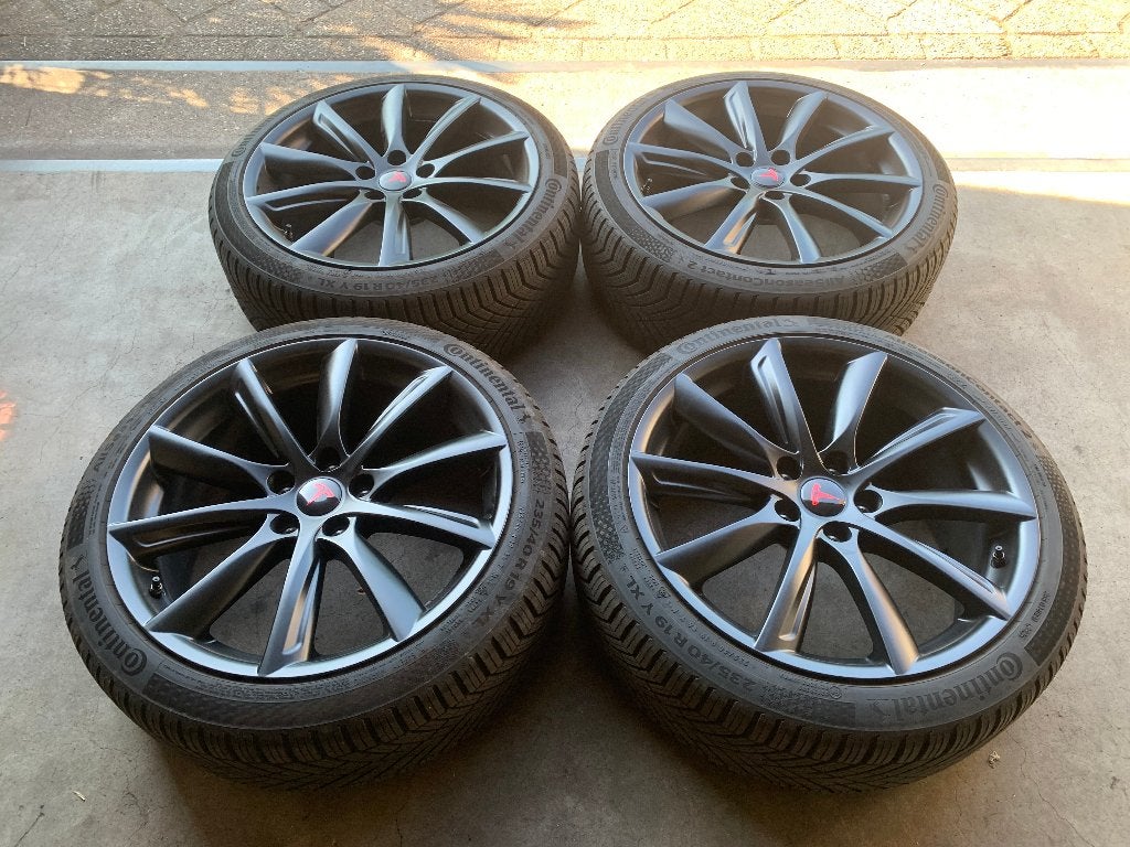 ZGAN TESLA MODEL 3 VELGEN + ALL SEASON BANDEN 235 40 R19 BLE, Ophalen of Verzenden, Zo goed als nieuw