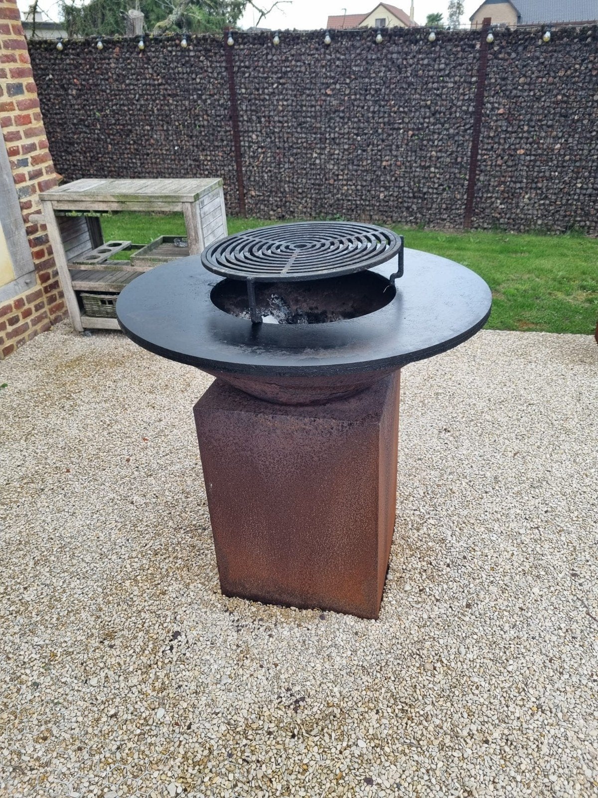 ofyr BBQ, Enlèvement