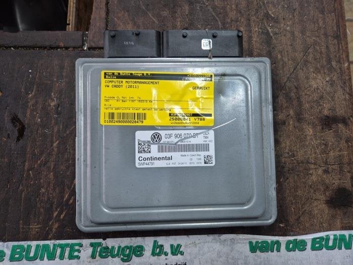 Computer Motormanagement van een Volkswagen Caddy, Gebruikt, -, Volkswagen, -