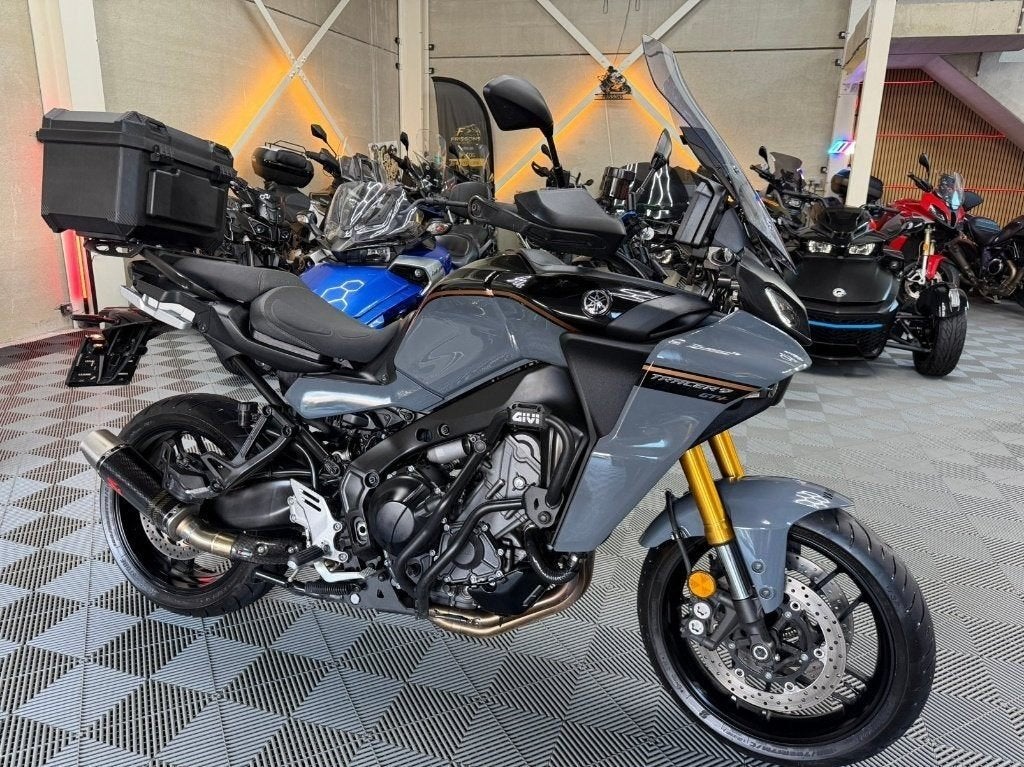 YAMAHA TRACER 900 GT PLUS * GARANTIE * 2024 * 16.600 km, Occasion, Motorrijbewijs A, Bedrijf, Sport