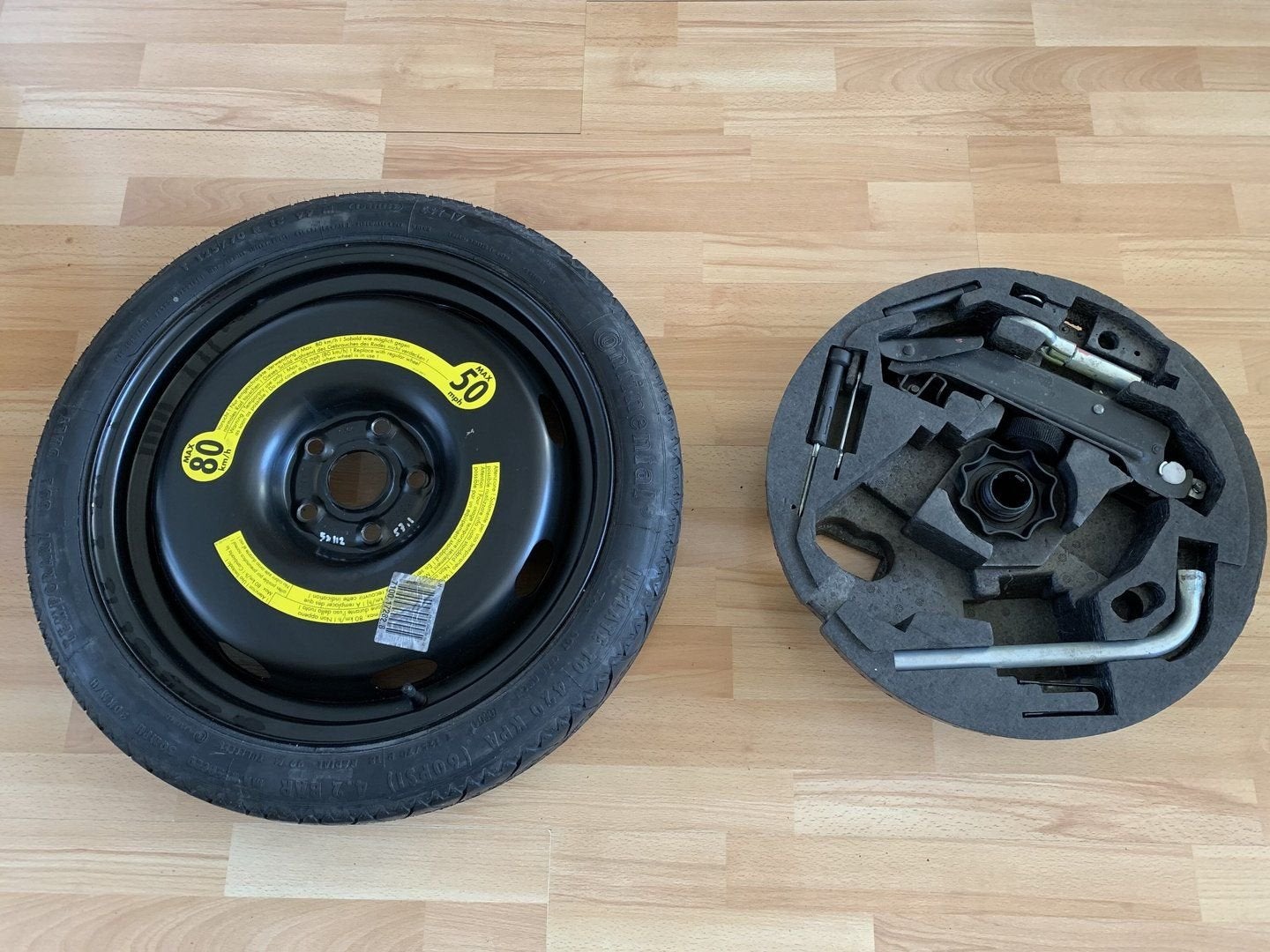 Thuiskomer 18 inch krikset Audi A3 8P1 / vw golf 5 / touran, Gebruikt, -, -, Banden en Velgen