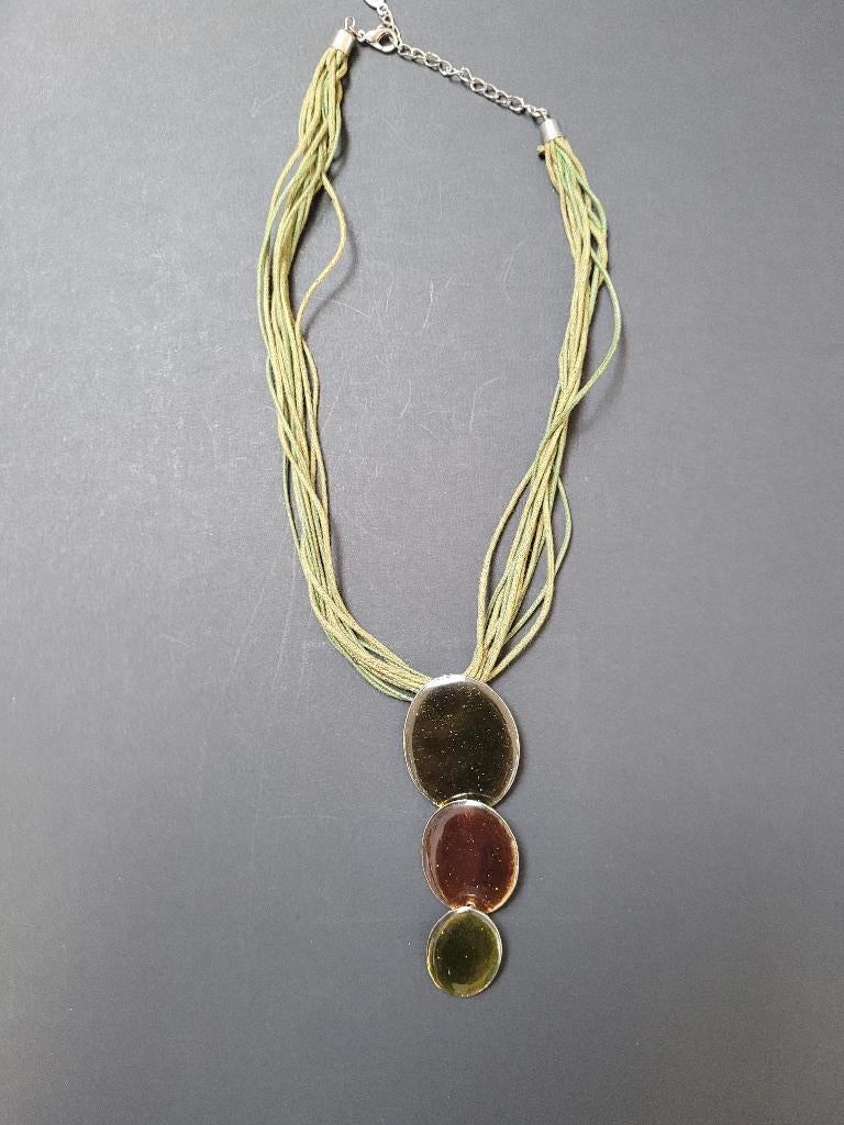 Collier avec 3 émaux brun et vert olive, Avec pendentif, Comme neuf, Brun, Enlèvement
