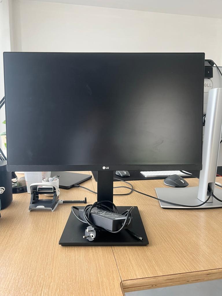 LG 24 inch QHD scherm - monitor, Computers en Software, Monitoren, Ophalen, Zo goed als nieuw, Quad HD (2K)