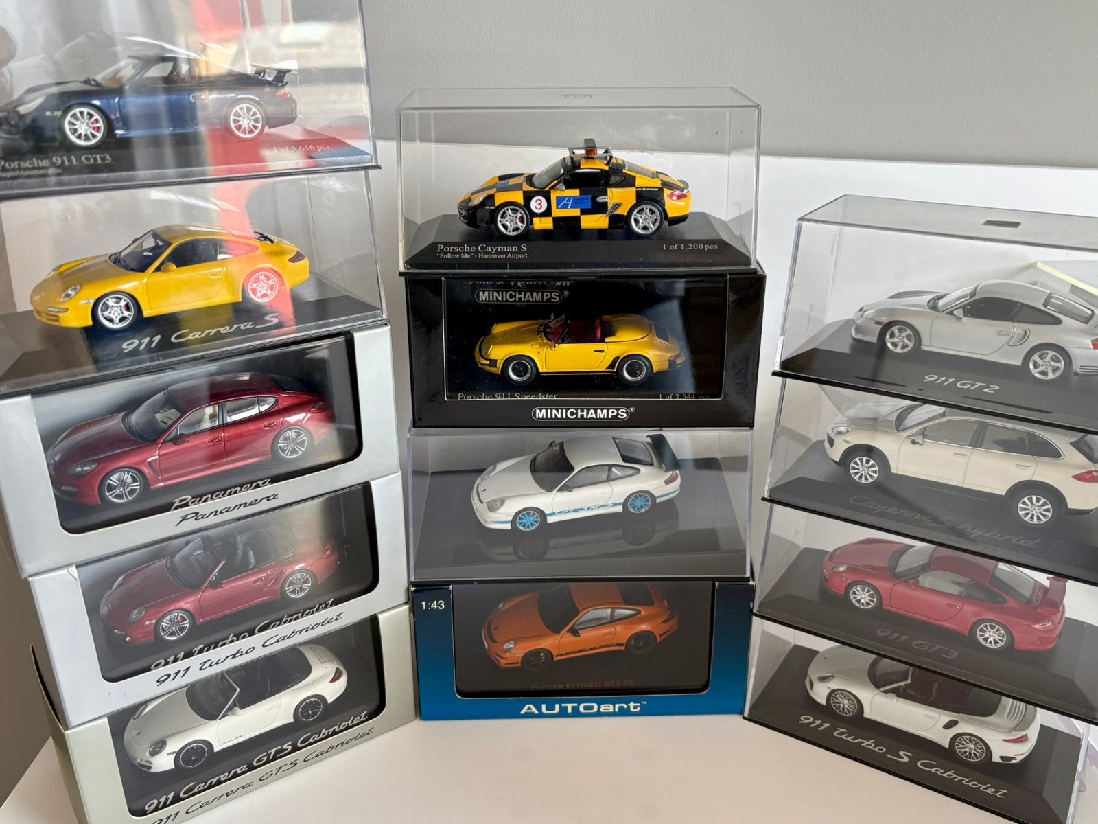 1:43 porsche, Ophalen of Verzenden, Zo goed als nieuw