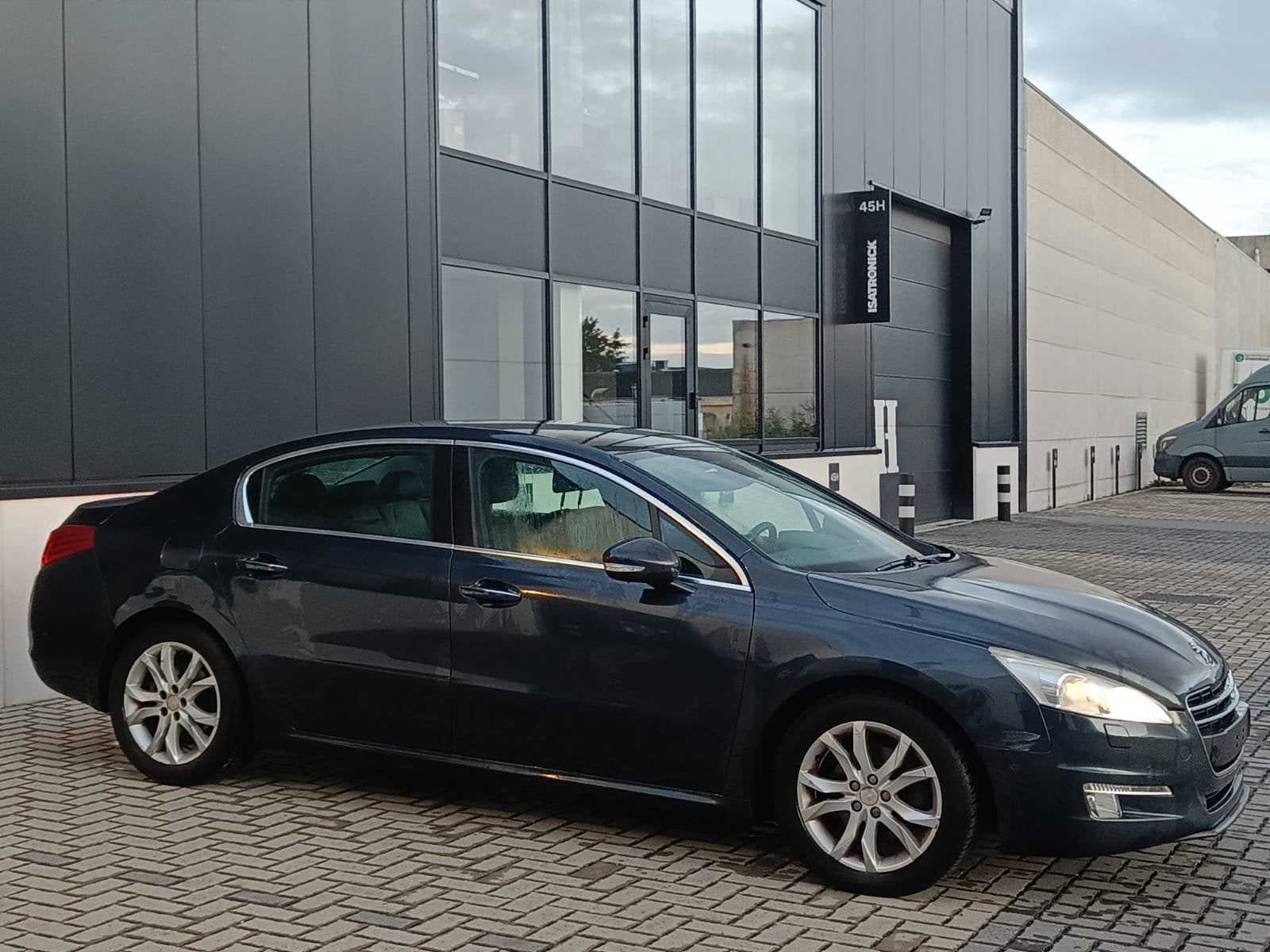 PEUGEOT 508 2.0 HDI AUTOMATIQUE EN CUIR/XÉNON/PDC/GPS, Autos, Euro 5, Achat, Entretenue par le concessionnaire, Noir
