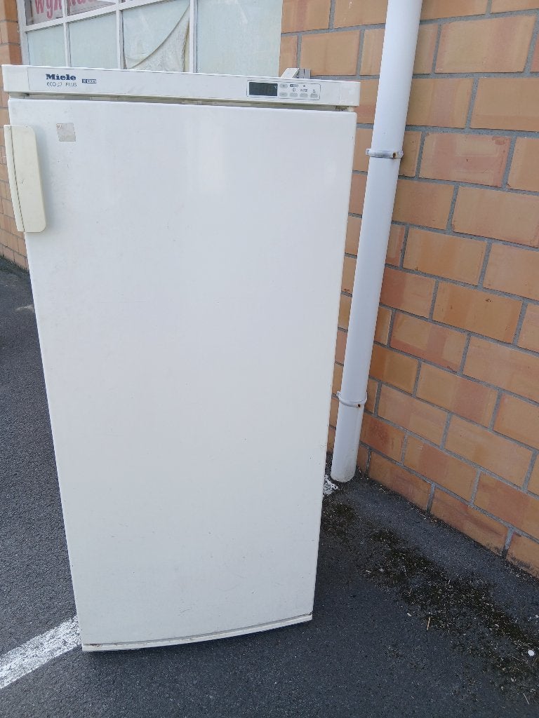 Diepvries MIELE, Gebruikt, Energieklasse A of zuiniger, 140 tot 160 cm, Ophalen