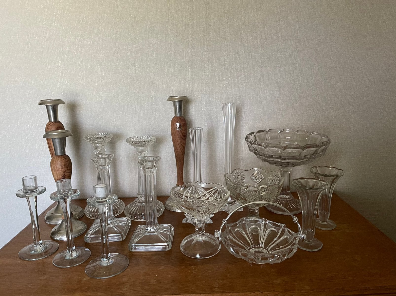 Lot glaswerk en kandelaars, Ophalen