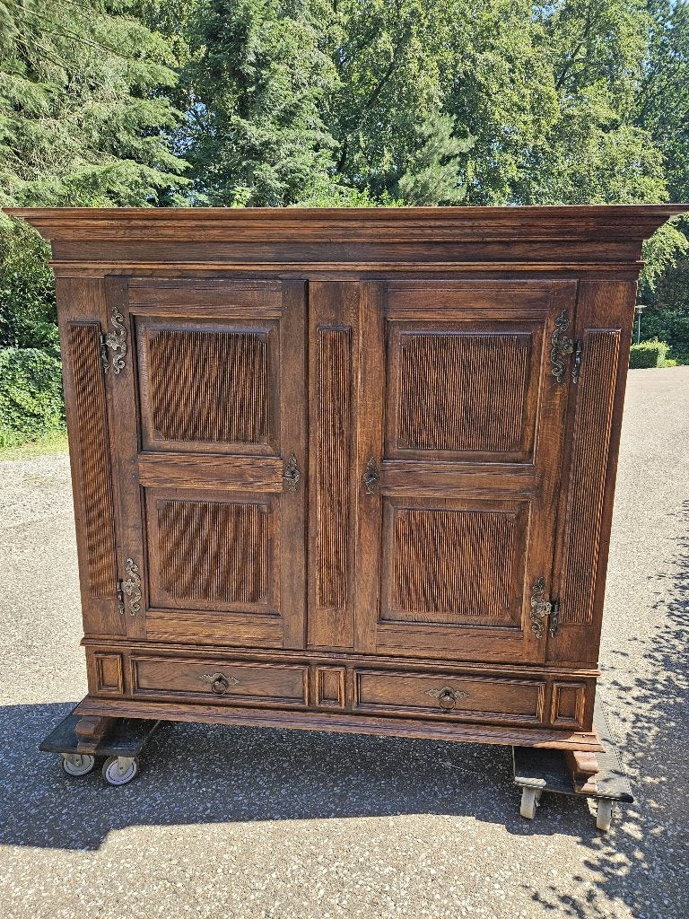 Massief eikenhouten kast, Antiek en Kunst, Antiek | Meubels | Kasten, Ophalen