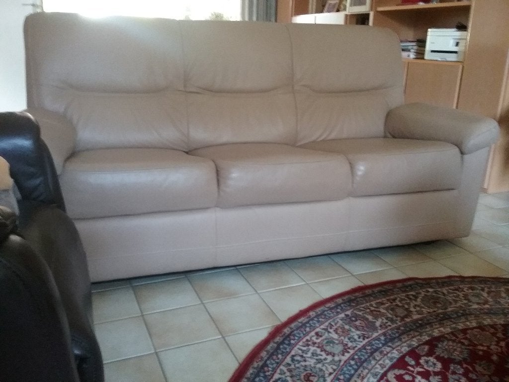 Sofa beige leder 1,90 meter, Ophalen, Gebruikt, 150 tot 200 cm, Driepersoons