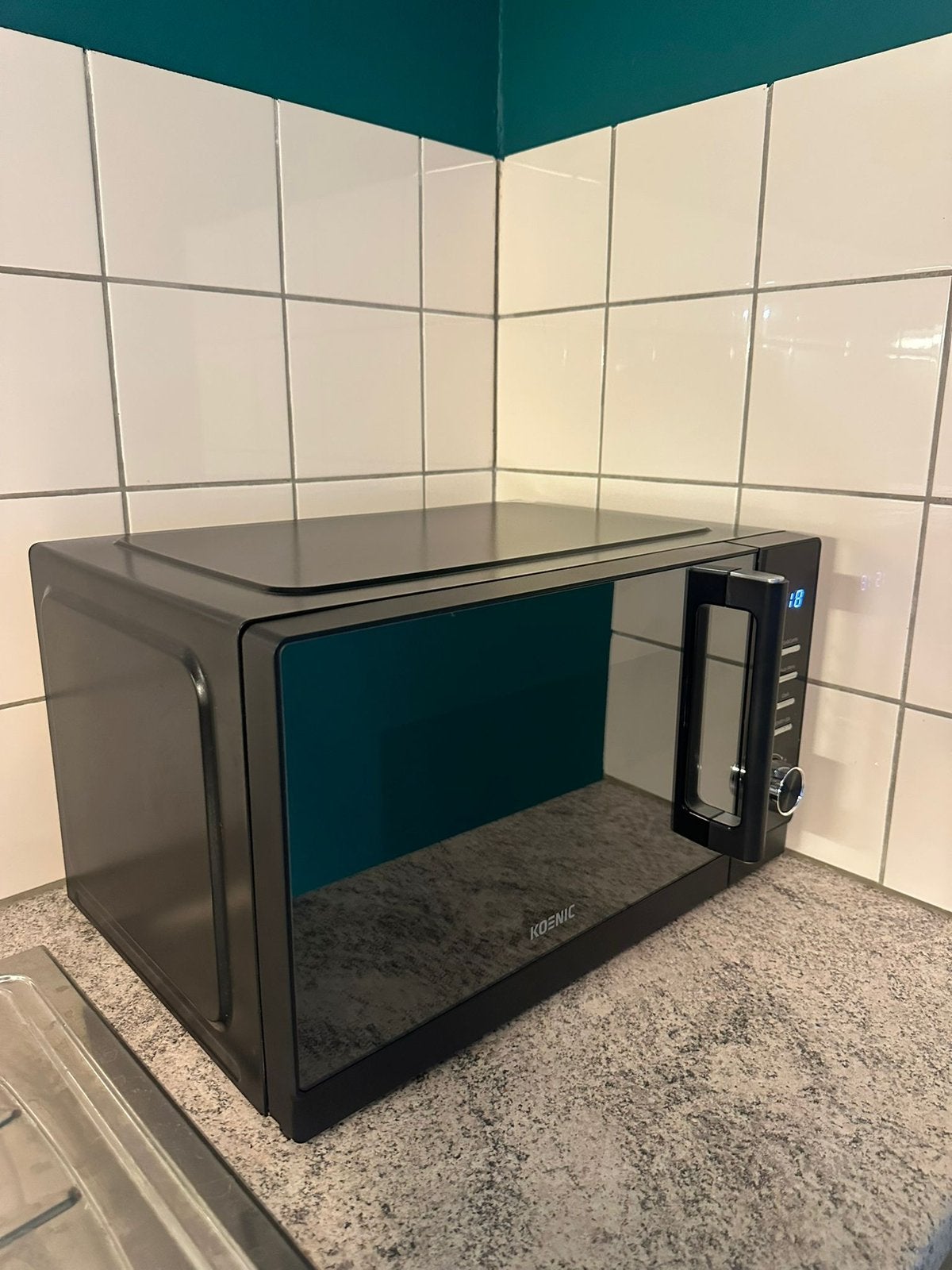 Micro-ondes KOENIC avec fonction Grill – Excellent état, Elektronische apparatuur, Microgolfovens, Zo goed als nieuw, Microgolfoven