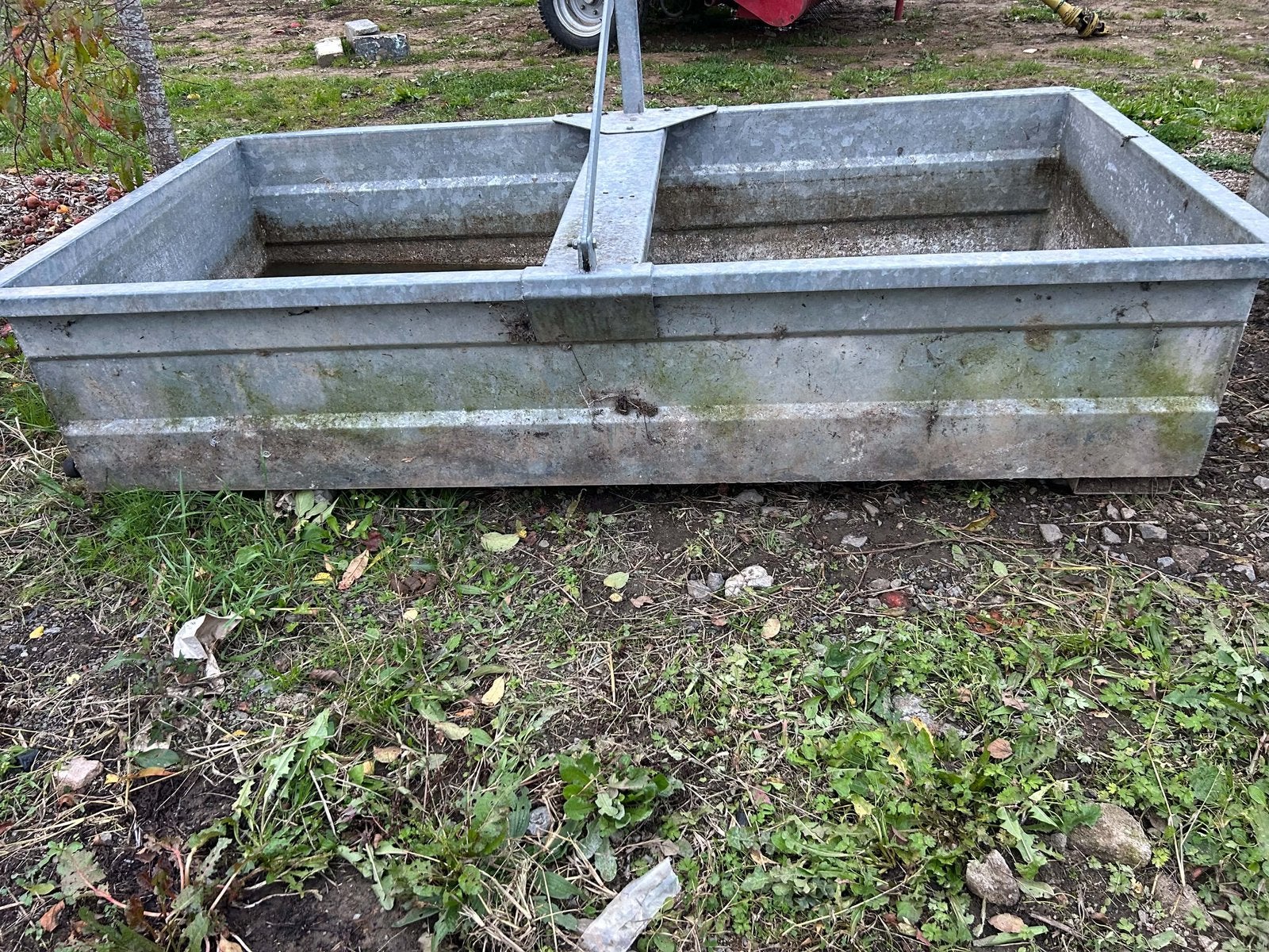 2 bas a eau, Enlèvement