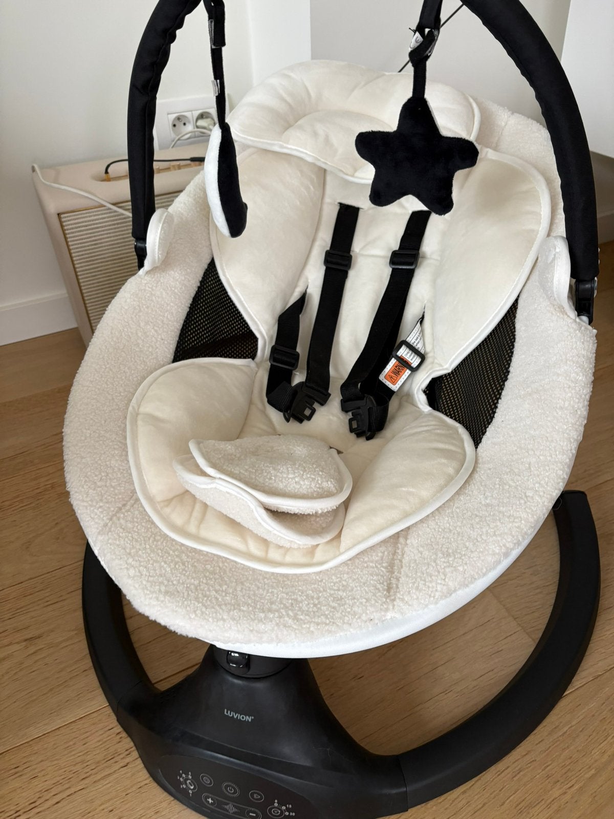 Luvion baby swing, Enfants & Bébés, Enlèvement, Comme neuf