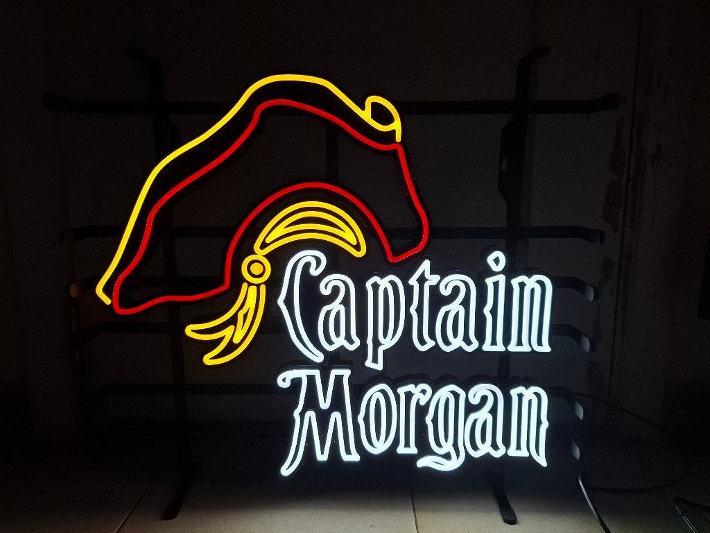 Authentieke lichtreclame Captain Morgan rum, Ophalen of Verzenden, Nieuw, Lichtbak of (neon) lamp