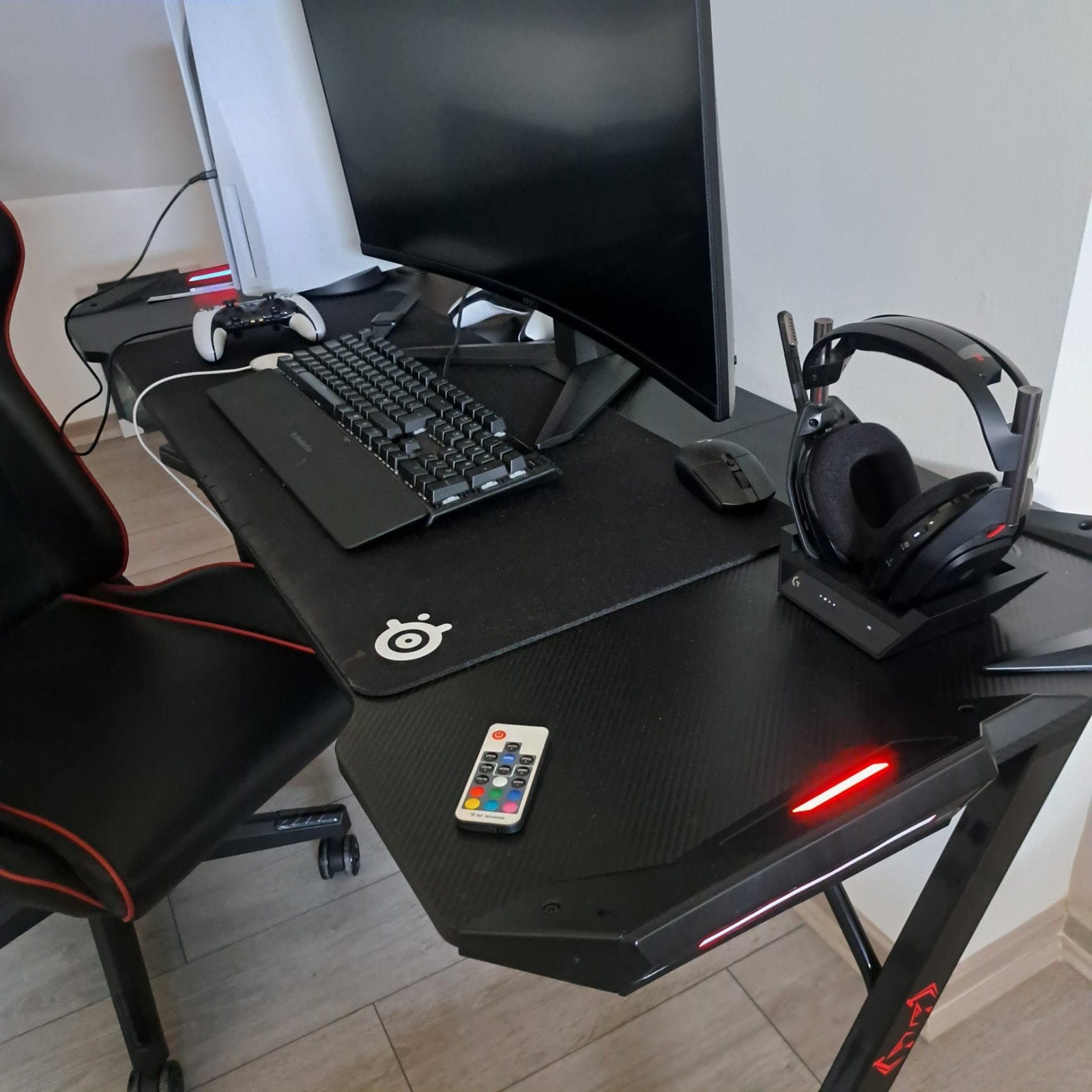 bureau  gaming, Ophalen, Zo goed als nieuw
