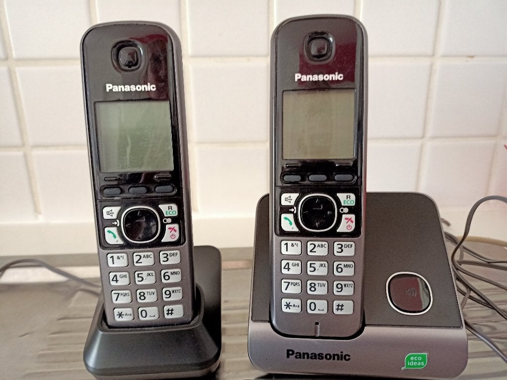 2 draagbare telefoons Panasonic, Telecommunicatie, Vaste telefoons | Handsets en Draadloos, Ophalen, Gebruikt, 2 handsets