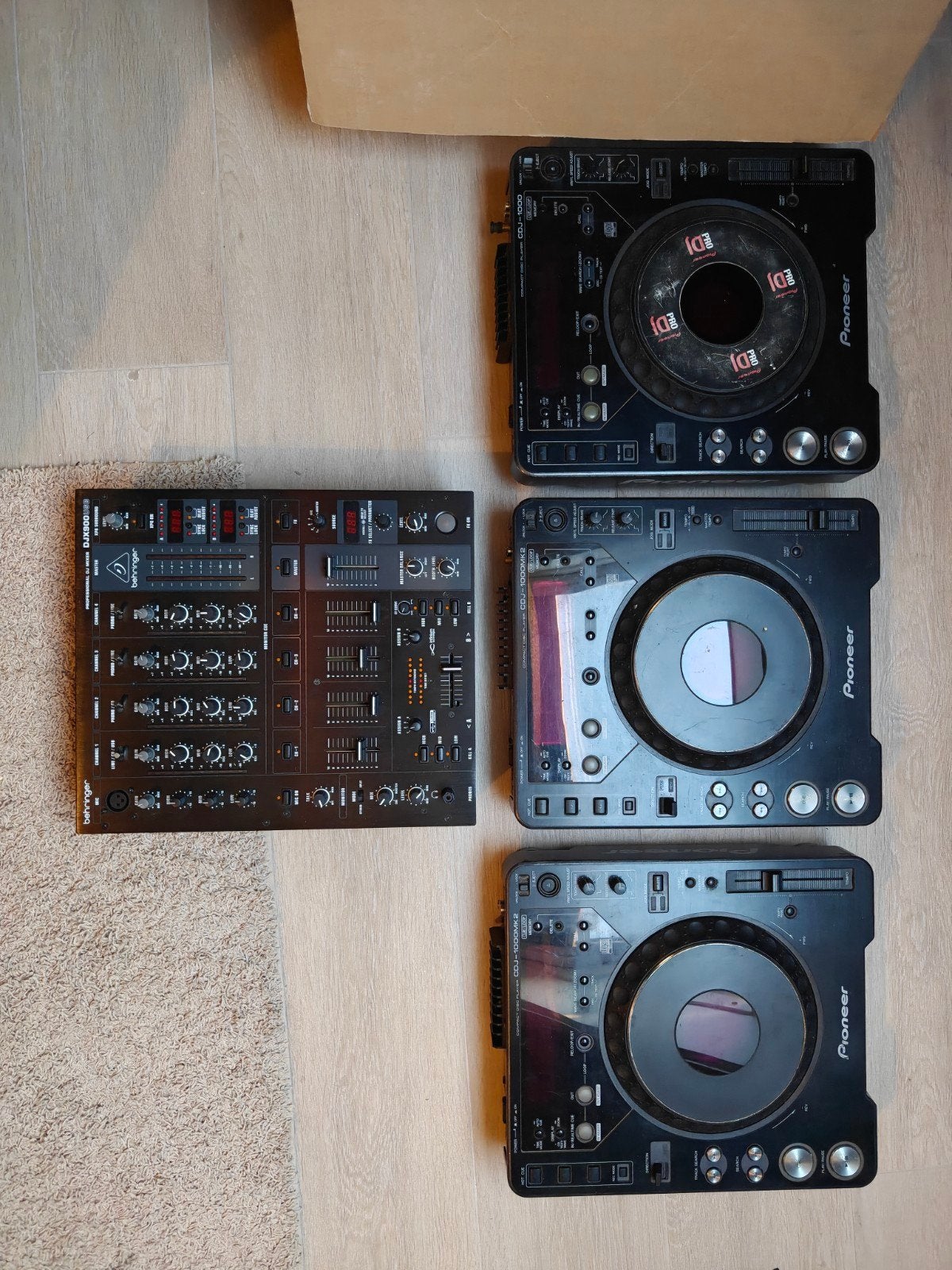 Pioneer DJ materiaal, Enlèvement, Pioneer