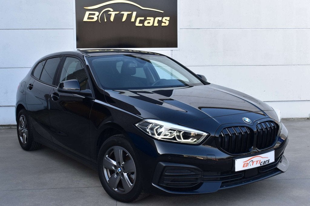 BMW 1 Serie 116 Shadow-look* Navi* DAB-radio* Camera* 2j Gar, Voorwielaandrijving, Gebruikt, Lichtsensor, 116 pk