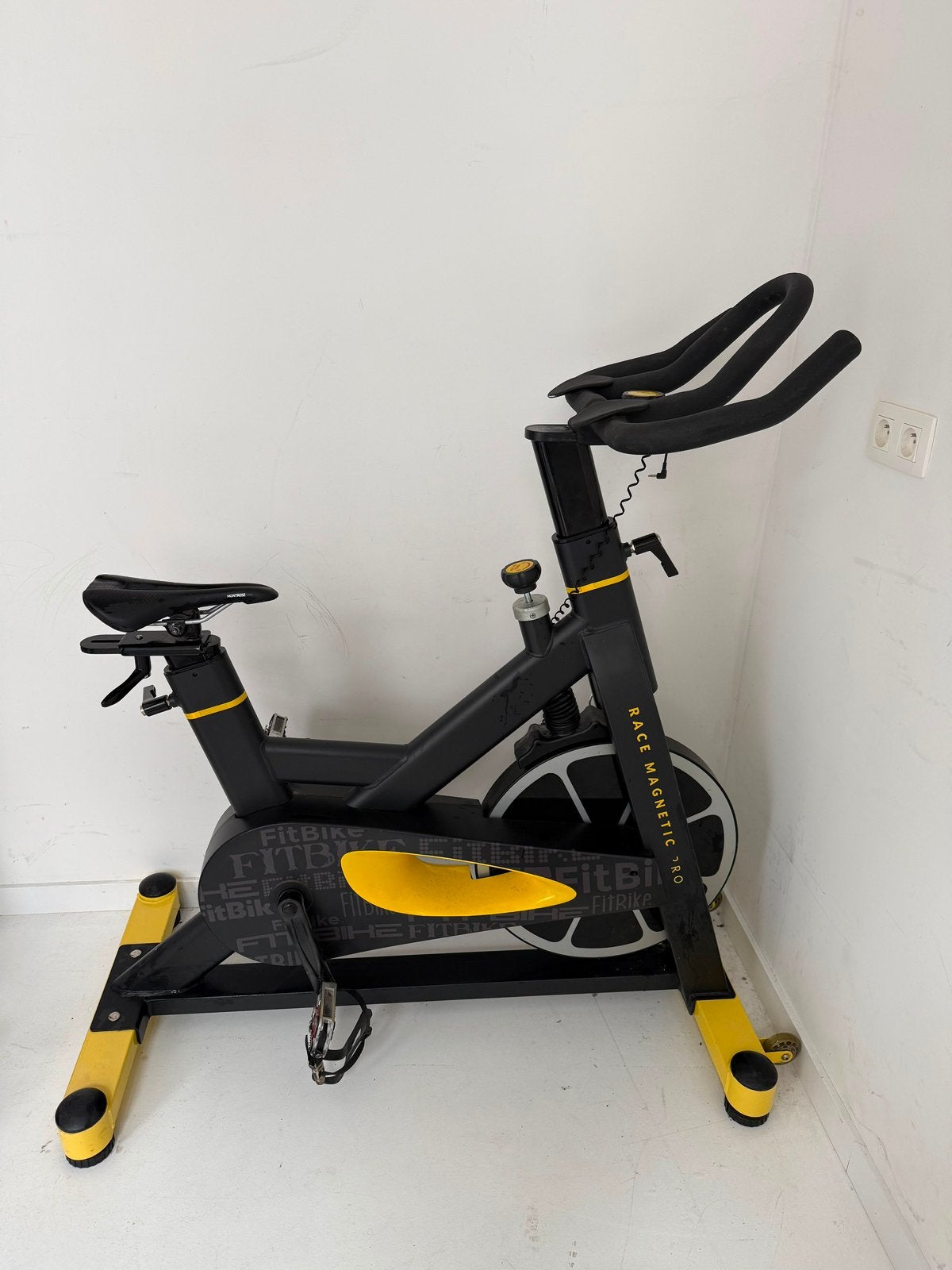 Spinning Bike Race Magnetic Pro, Ophalen of Verzenden, Zo goed als nieuw