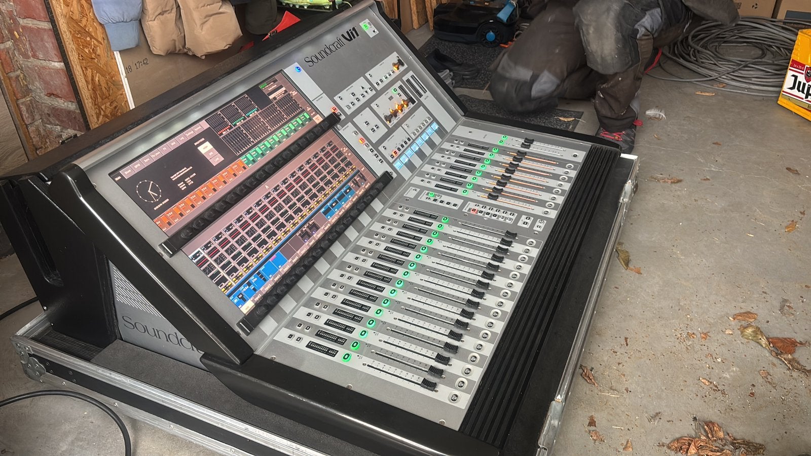 Soundcraft VI1 TE HUUR!, Enlèvement, Comme neuf