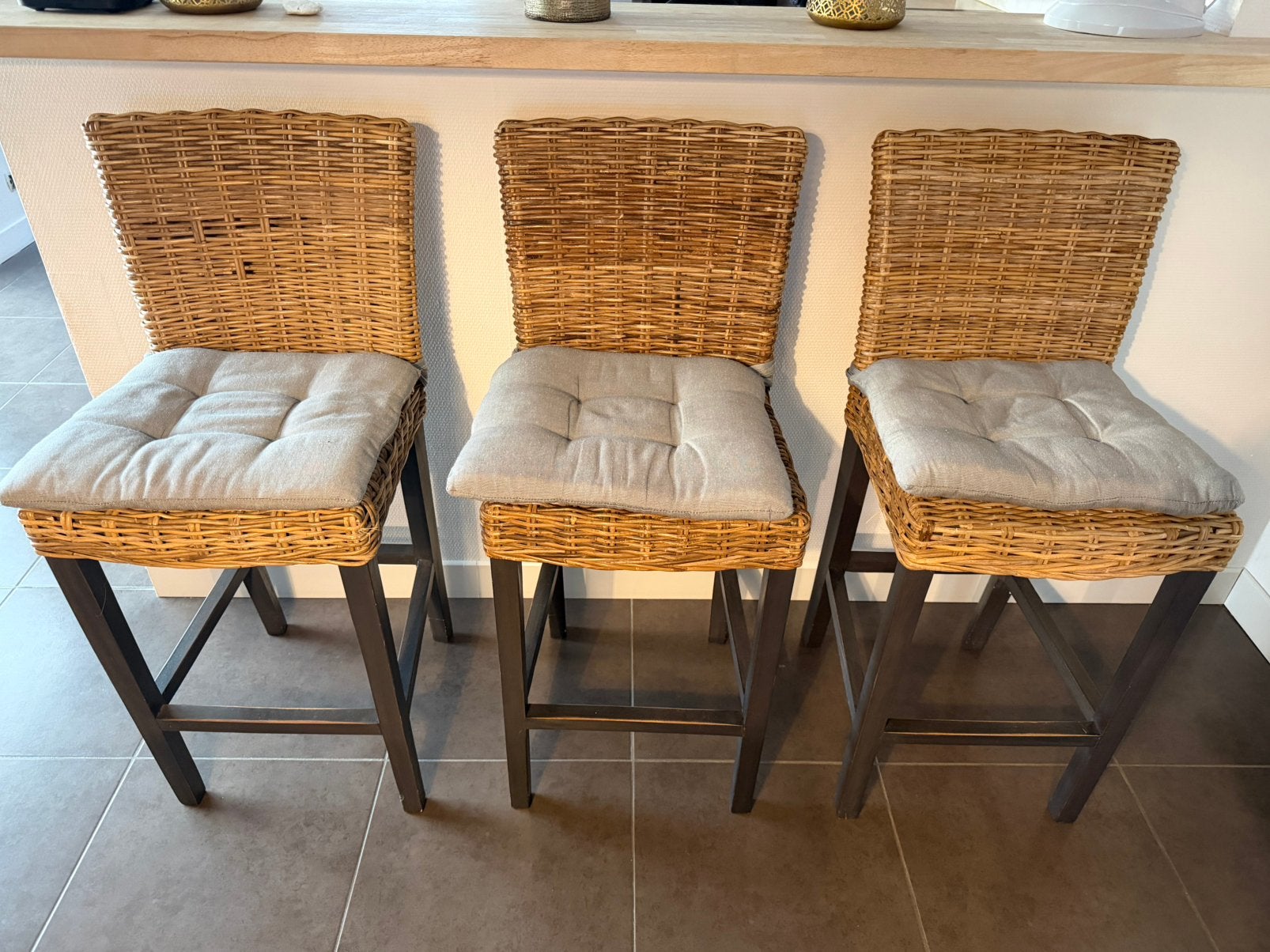 3 bar stoelen met bijhorende kussens (75€ set!), Huis en Inrichting, Ophalen, Gebruikt, Drie, Hout