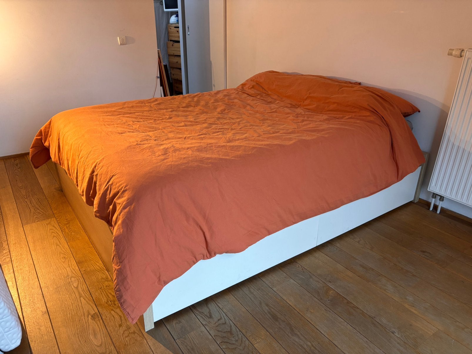 Lit IKEA Malm + tiroirs + sommiers + matelas, Enlèvement, Utilisé, Bois