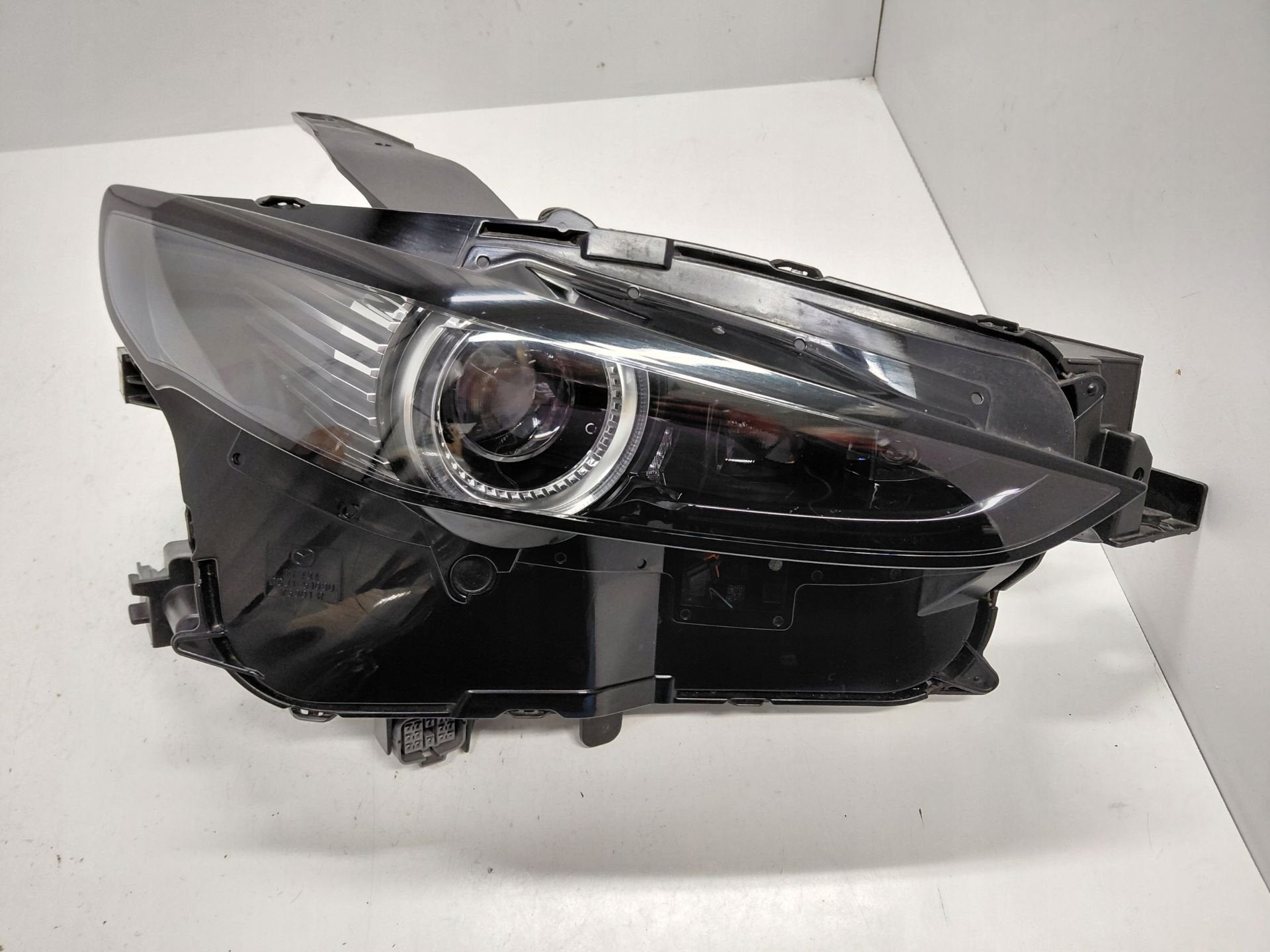 Phare droit Mazda CX30 DFR7-51030, Shinchi, Fuchu-Cho 3-1
730-8670  Hiroshima, Mazda Motor Corporation, Info@mazda.co.jp, Mazda