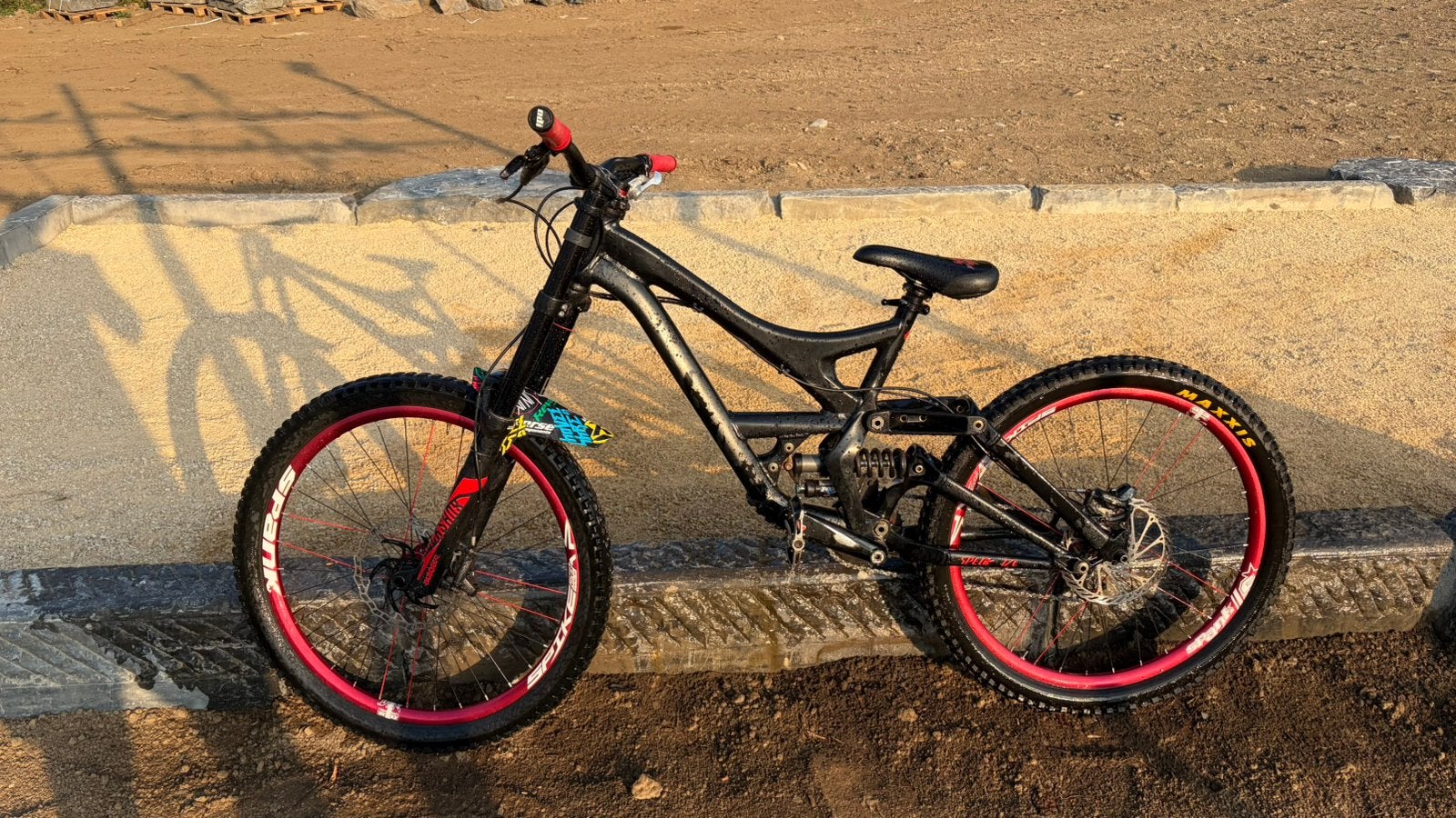 Gespecialiseerde demo 8 DH mountainbike, Gebruikt, Schijfrem, 53 tot 57 cm, Ophalen