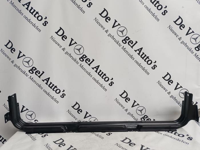 Radiateurbalk van een Mercedes Vito, Gebruikt, -, Ophalen of Verzenden, -