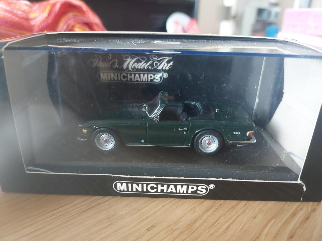 Minichamps Triumph TR 6 1968-74 Racing green 1/43, Enlèvement ou Envoi, Neuf, Voiture, MiniChamps