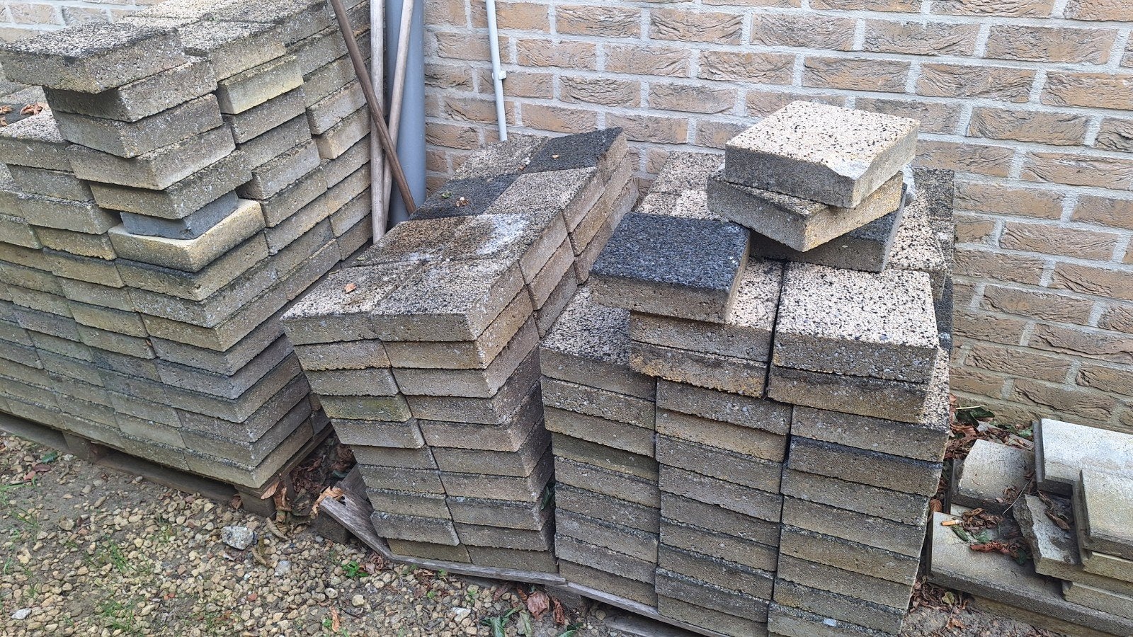Mooie terrasklinkers 18m2 ivm tuinwijziging, Jardin & Terrasse, Pavé & Dalles, Utilisé, Briques, Béton, 10 m²² ou plus, Enlèvement