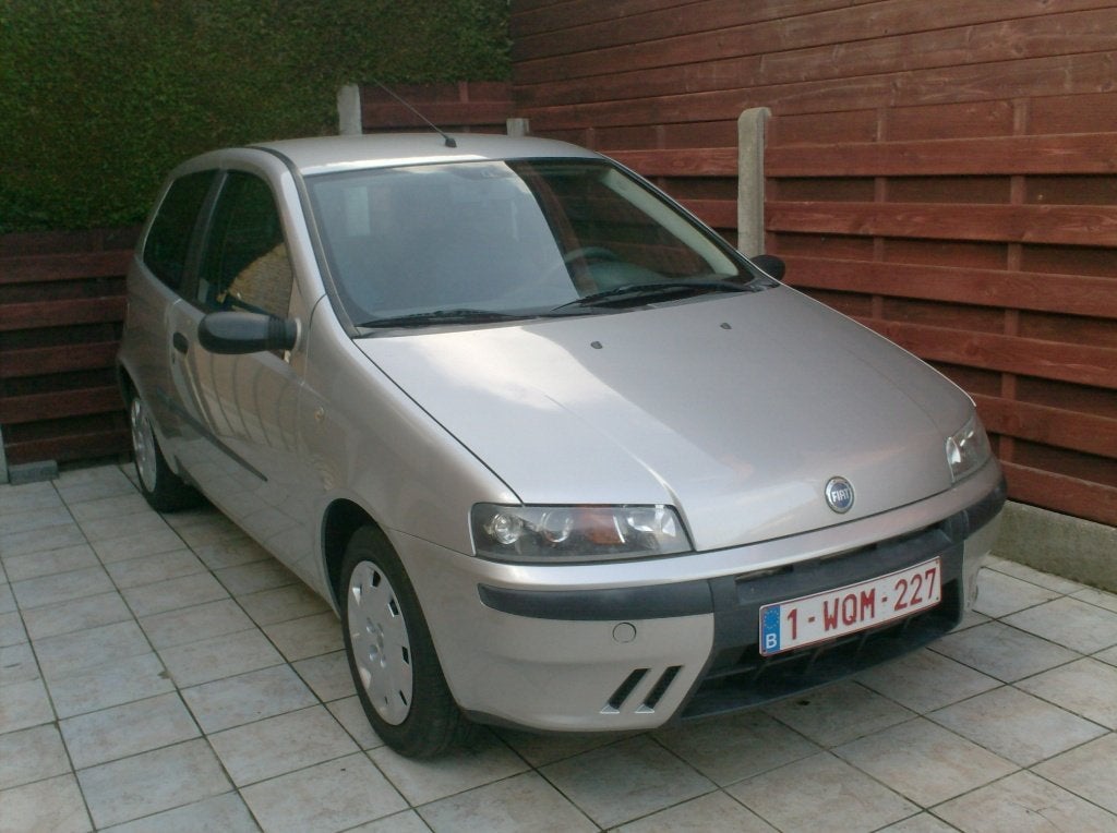 TE KOOP FIAT PUNTO 1200, Voorwielaandrijving, Stof, 4 cilinders, 65 kW