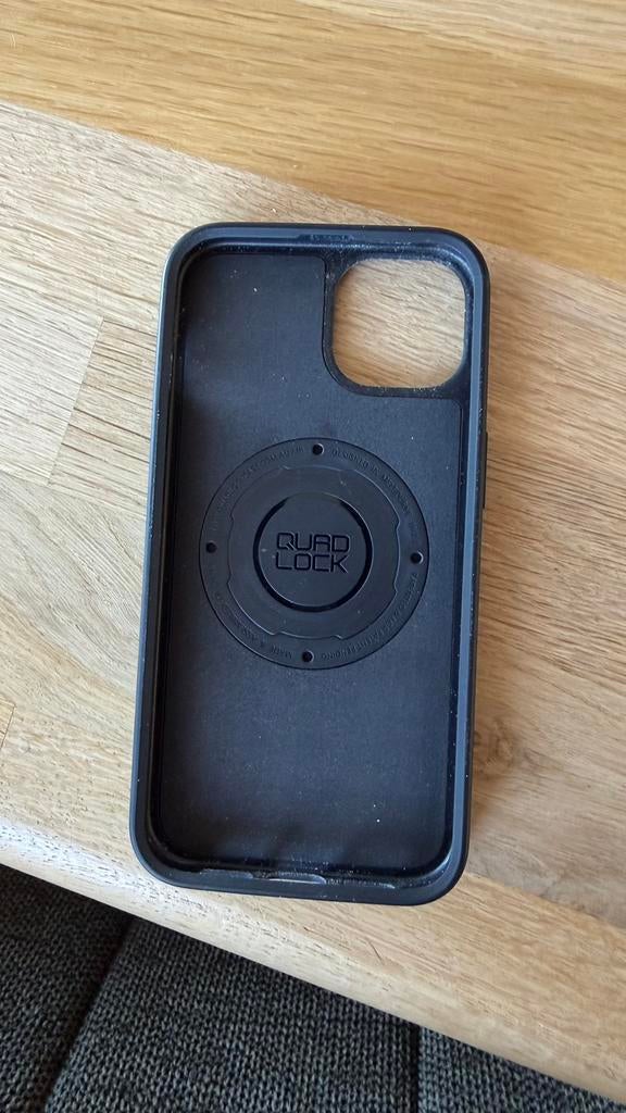 Coque Quadlock MAG officielle iphone 13, Telecommunicatie, Mobiele telefoons | Hoesjes en Screenprotectors | Apple iPhone, Ophalen of Verzenden