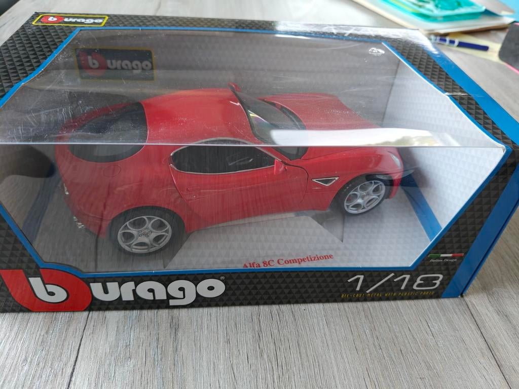 Alfa Romeo 8C modelauto 1/18, Enlèvement ou Envoi, Burago