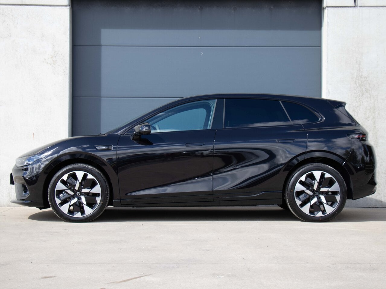 Leapmotor B05 DESIGN PROMAX |WLTP 482KM|STOCK|DIRECT LEVERB, Auto's, 161 kW, Zwart, 0 kg, 0 km