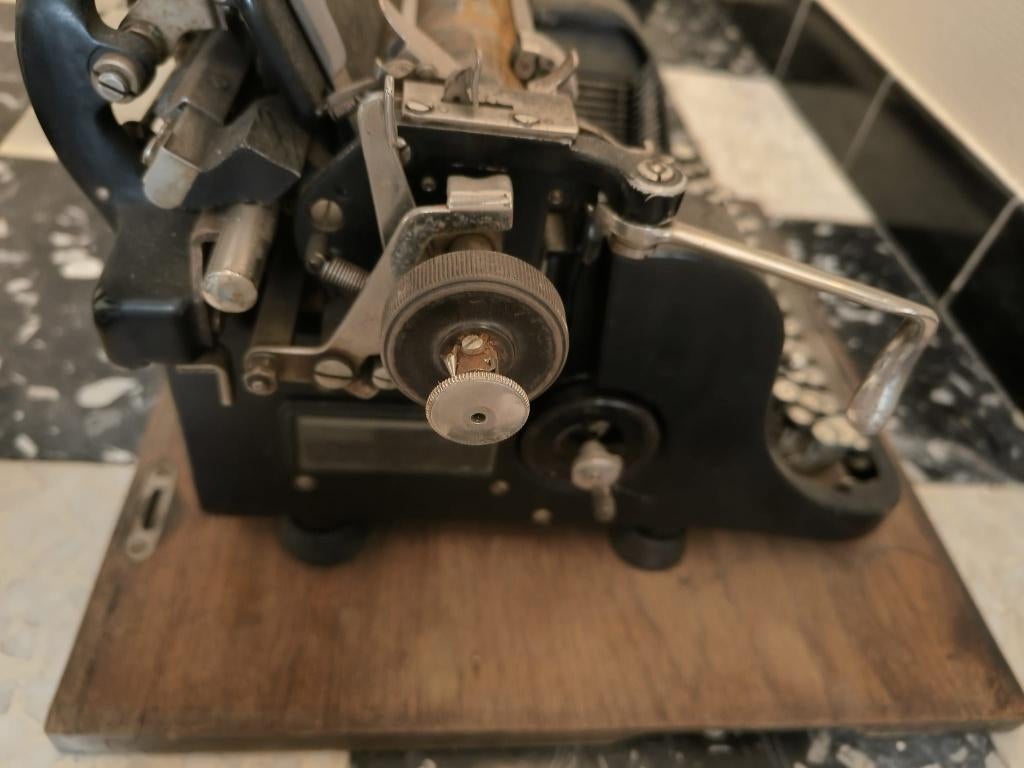 Machine a écrire, Enlèvement, Utilisé