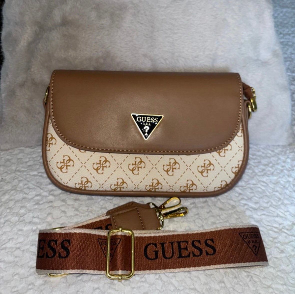 Guess bruine handtas, Handtassen en Accessoires, Tassen | Damestassen, Ophalen of Verzenden, Zo goed als nieuw, Handtas