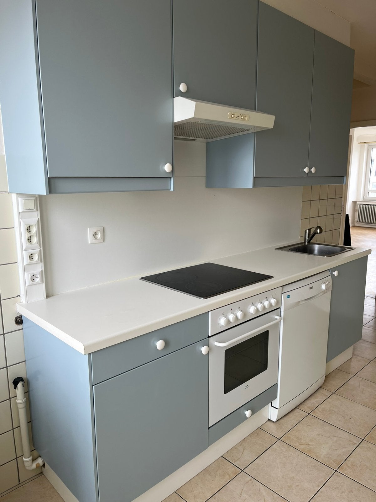 Gratis compacte ikea keuken, lichtblauw, incl toestellen, Maison & Meubles, Cuisine | Cuisines complètes, Utilisé, Cuisine à paroi simple