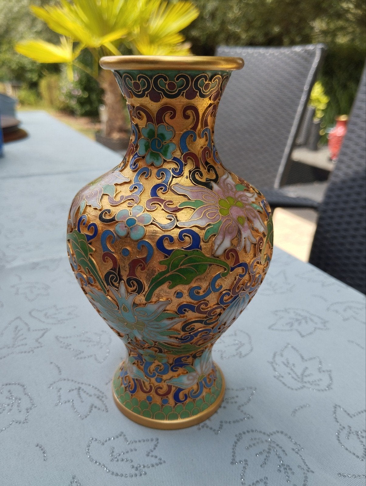 Chinese cloisonne vaas, Ophalen