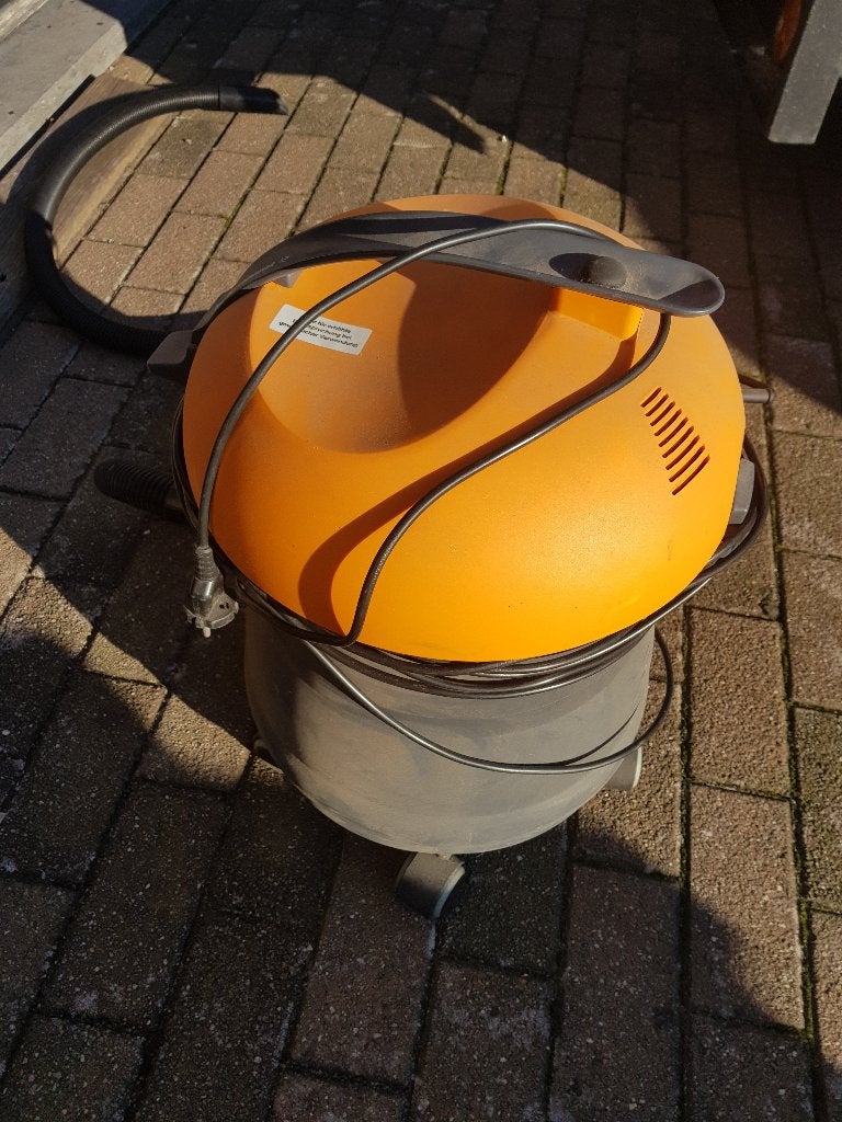 TASKI VACUMAT 22  STOFZUIGER, Réservoir, Autres marques, Enlèvement, Utilisé