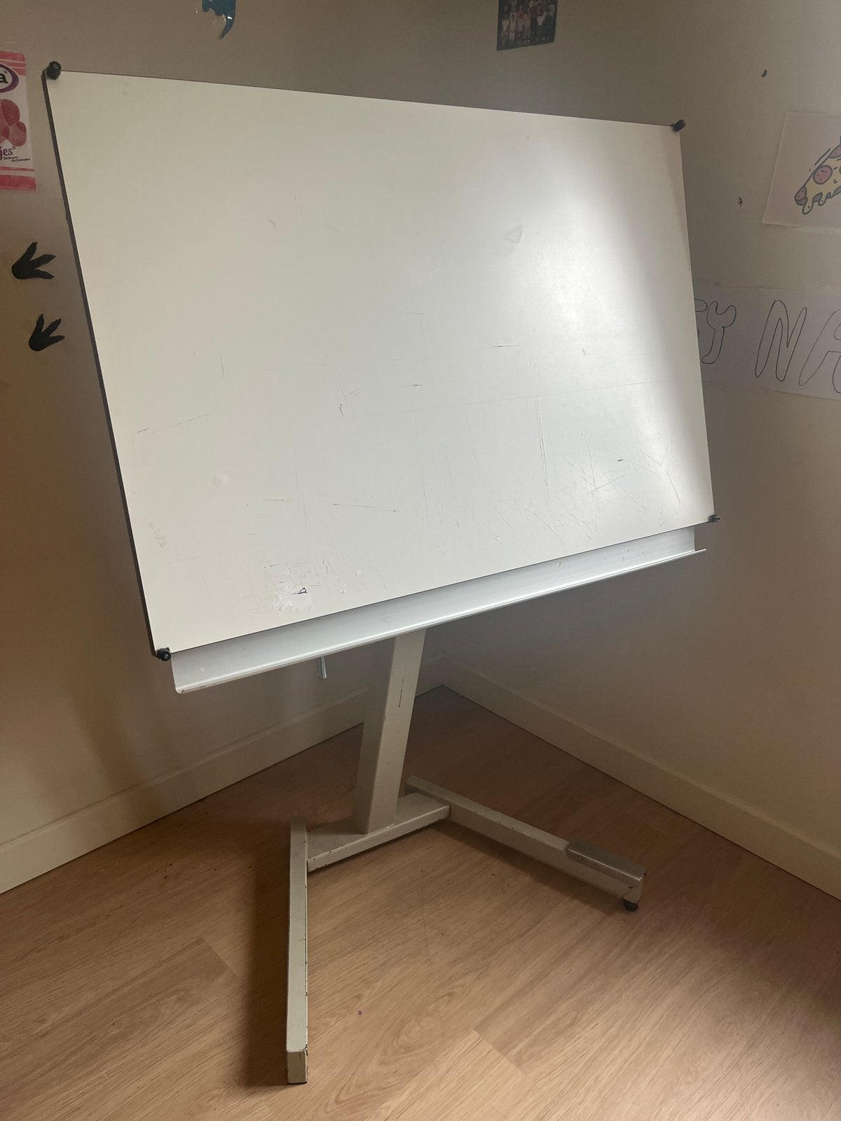 Gratis robuuste tekentafel, Doe-het-zelf en Bouw, Ophalen, Gebruikt, 130 tot 150 cm