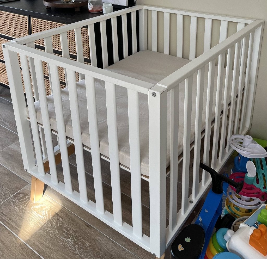 witte houten baby park – inclusief matras, Ophalen, Gebruikt, Rechthoekig, In hoogte verstelbaar
