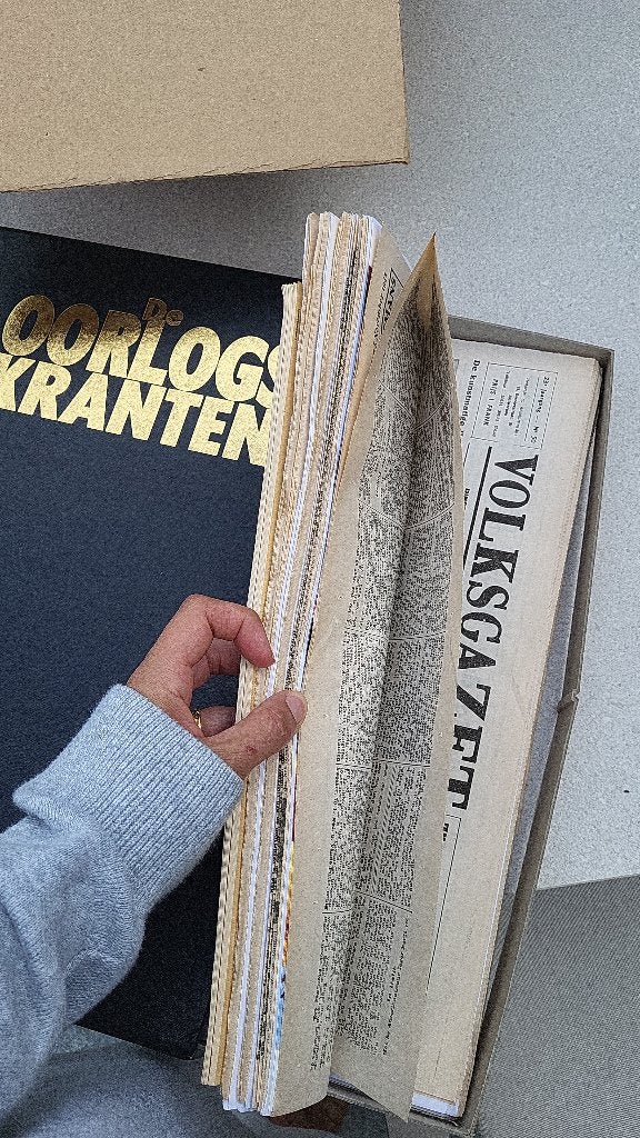verzamelmappen oorlogskranten WOII, Collections, Enlèvement, Autres, Livre ou Revue