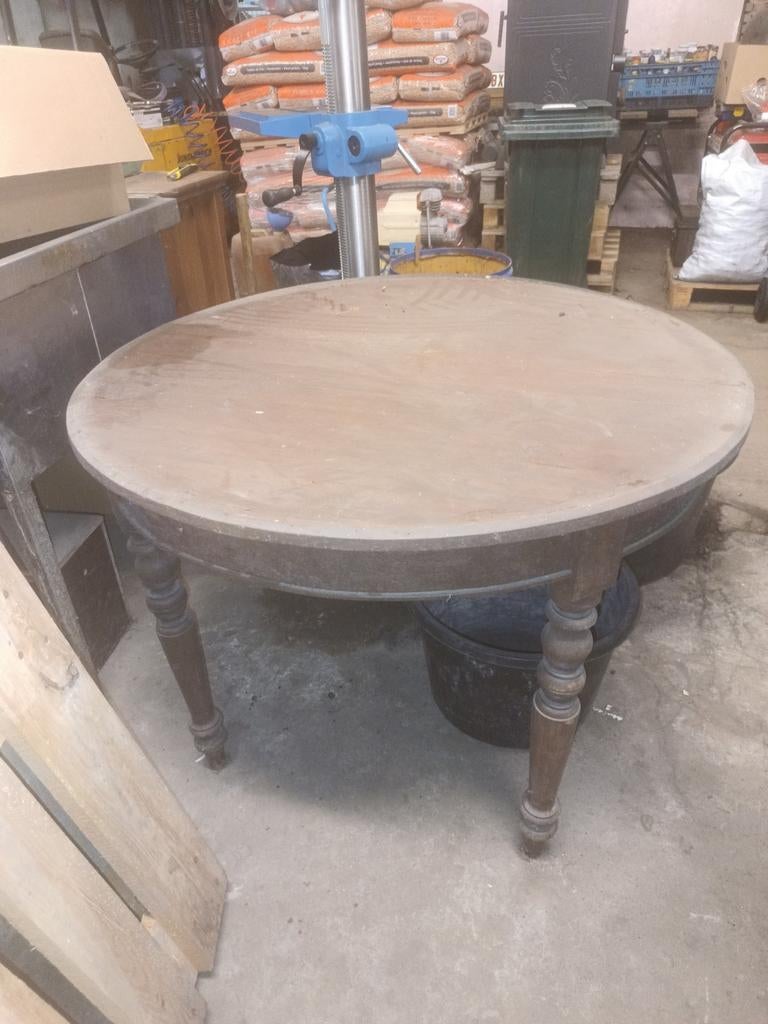 2 bijna identieke ronde landelijke tafels, Antiek en Kunst, Ophalen